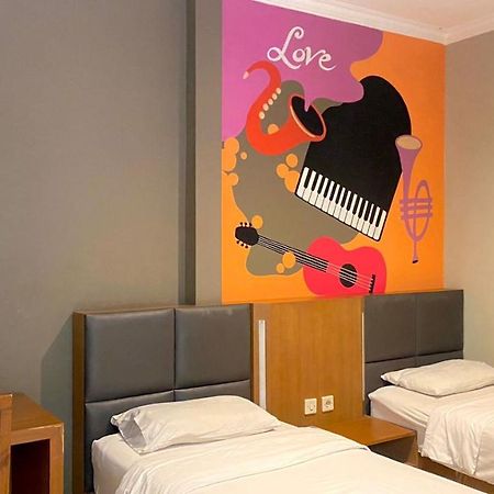 Votel Viure Hotel Jogjakarta Maguwo Dış mekan fotoğraf