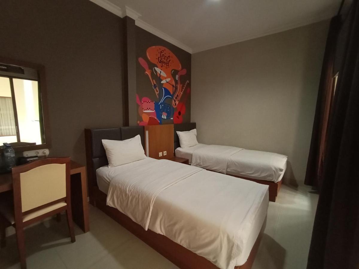 Votel Viure Hotel Jogjakarta Maguwo Dış mekan fotoğraf