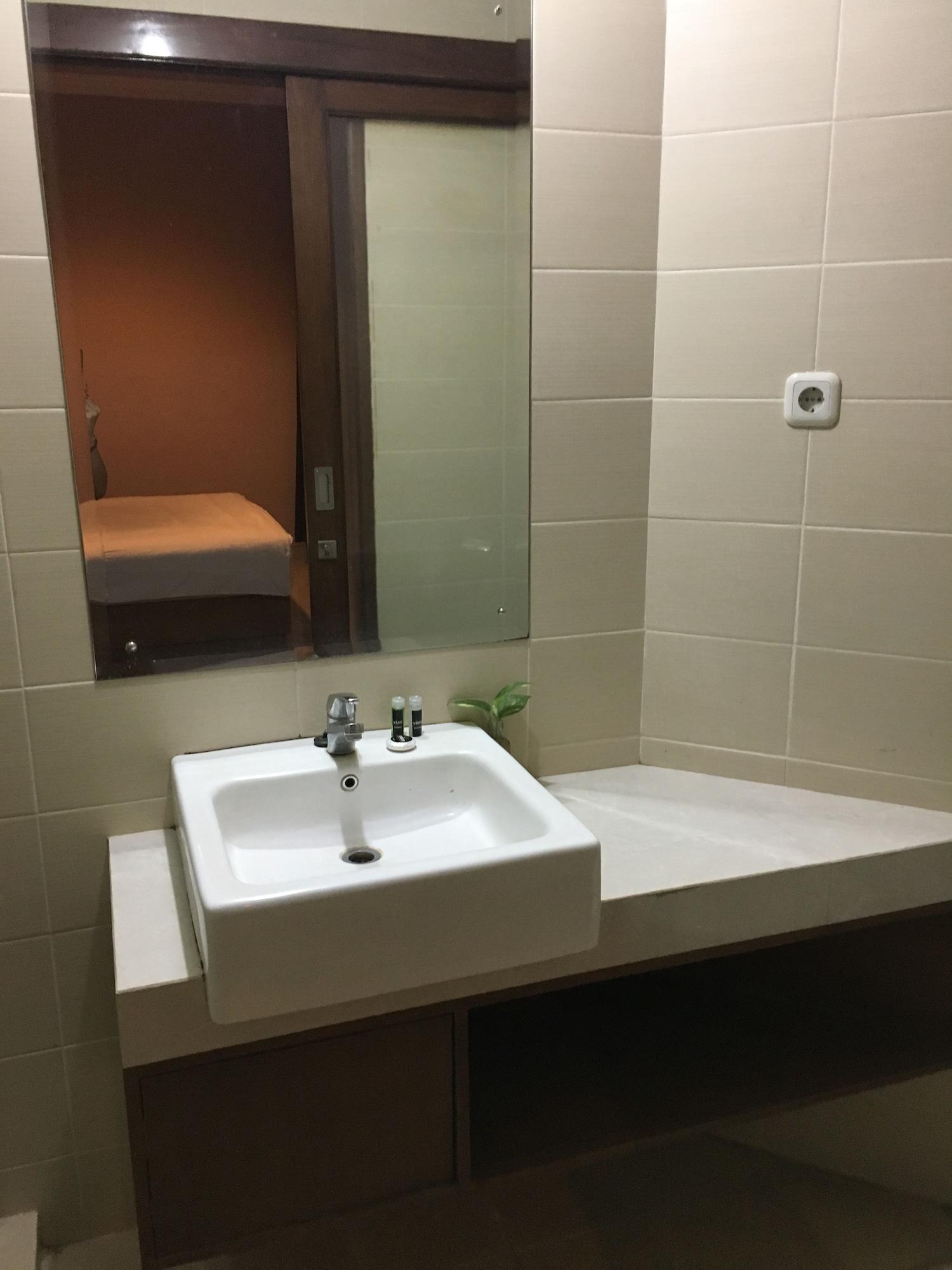 Votel Viure Hotel Jogjakarta Maguwo Dış mekan fotoğraf