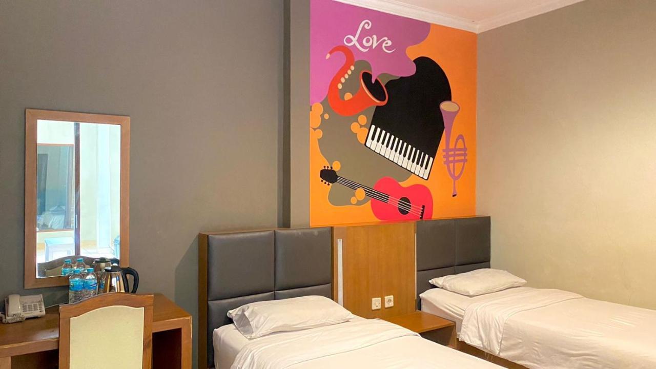 Votel Viure Hotel Jogjakarta Maguwo Dış mekan fotoğraf
