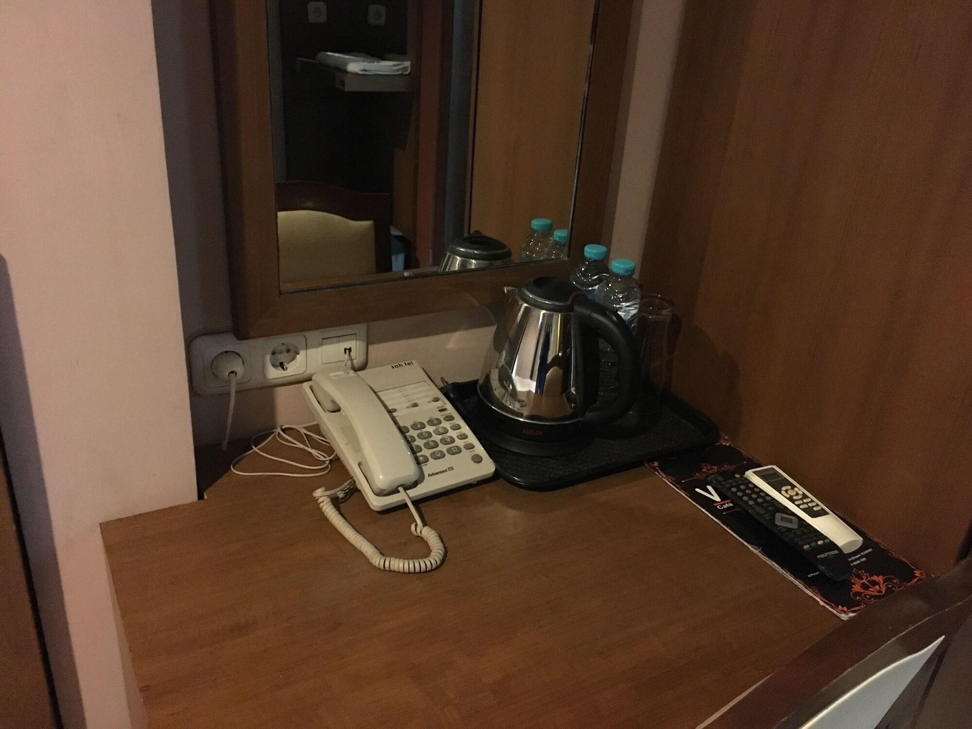 Votel Viure Hotel Jogjakarta Maguwo Dış mekan fotoğraf