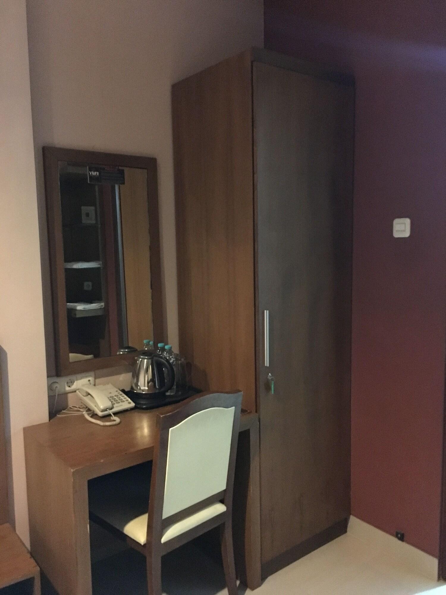 Votel Viure Hotel Jogjakarta Maguwo Dış mekan fotoğraf