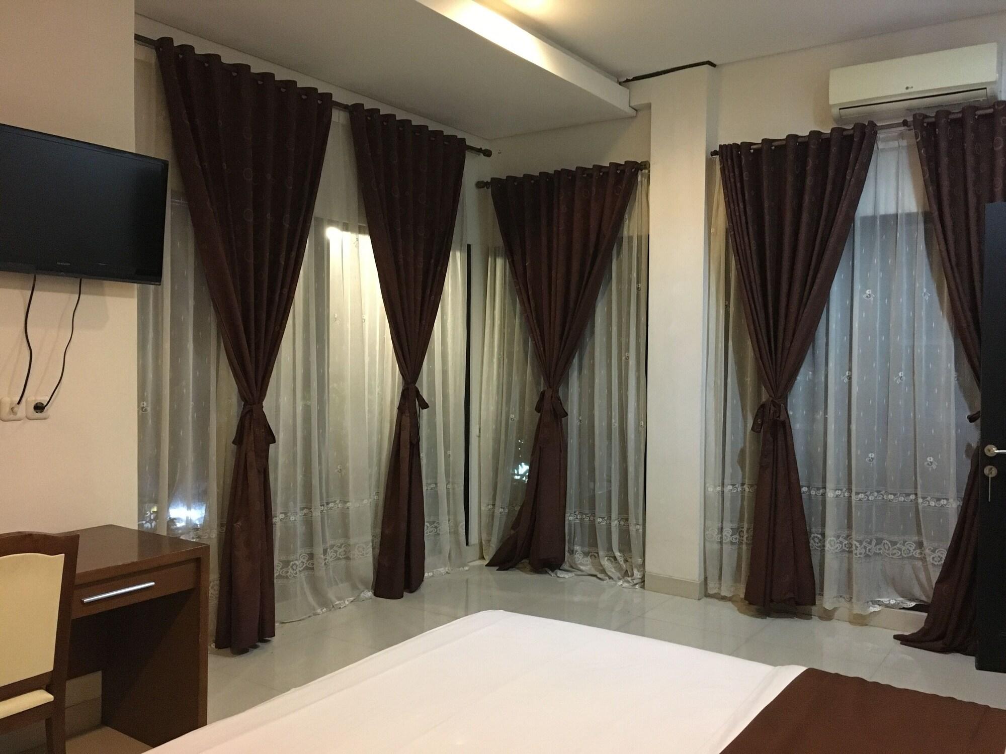 Votel Viure Hotel Jogjakarta Maguwo Dış mekan fotoğraf