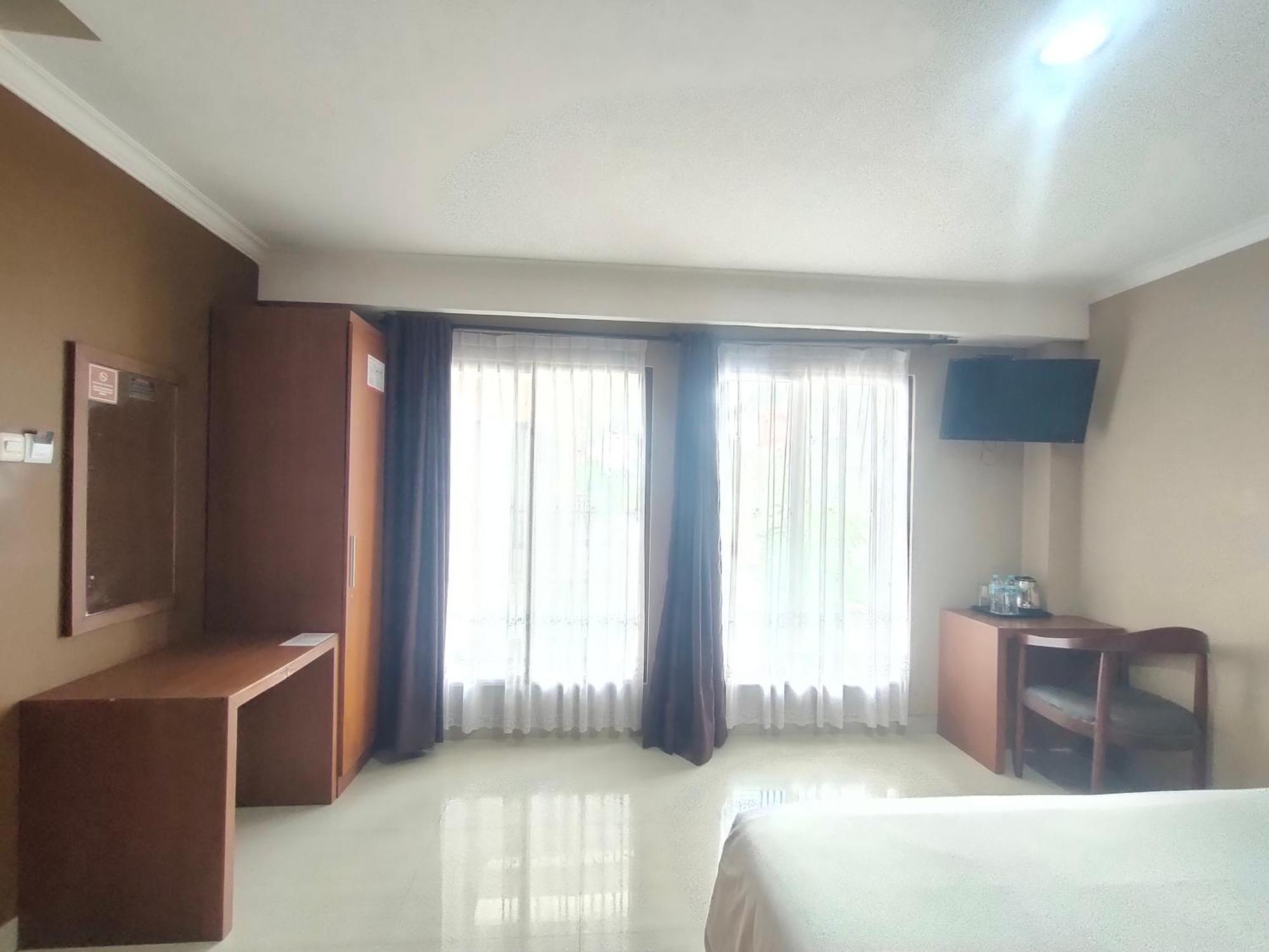 Votel Viure Hotel Jogjakarta Maguwo Dış mekan fotoğraf